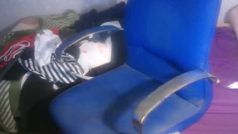 Snapshot of gusanito_enano chatting on January 9, 2026, 11:35 am gusanito_enano online show from January 9, 2026, 11:35 am