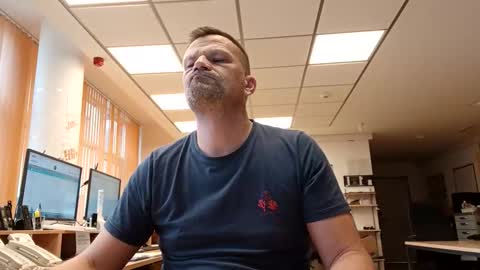 guschidick online show from October 16, 2025, 3:02 pm