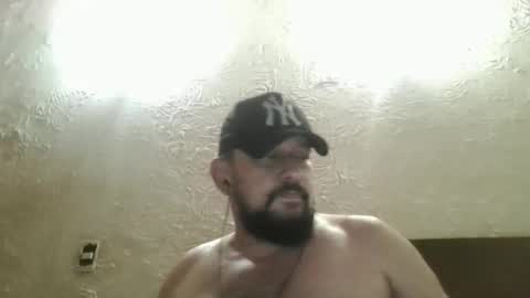 gustavo1350 online show from May 2, 2026, 1:54 am