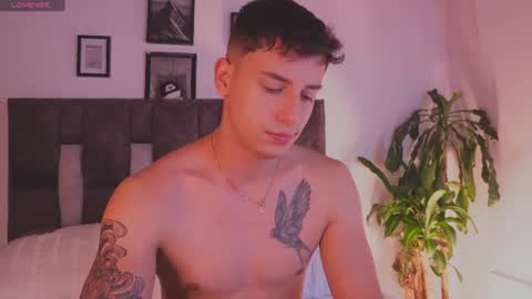 Snapshot of guy_twinks chatting on June 19, 2026, 7:56 am Gabriel online show from June 19, 2026, 7:56 am