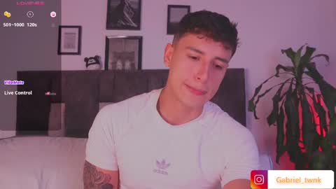 Snapshot of guy_twinks chatting on July 22, 2026, 4:37 am Gabriel online show from July 22, 2026, 4:37 am