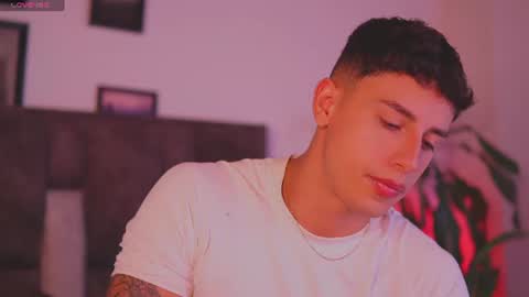 Snapshot of guy_twinks chatting on July 31, 2026, 6:13 am Gabriel online show from July 31, 2026, 6:13 am