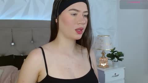 Gwen Drew online show from October 21, 2025, 12:50 pm