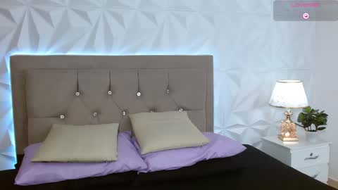 Gwen Drew online show from February 18, 2026, 1:29 pm