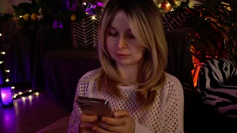 gwenhilton online show from February 4, 2025, 9:07 am