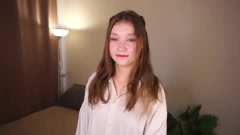 Molly online show from May 20, 2026, 5:02 am