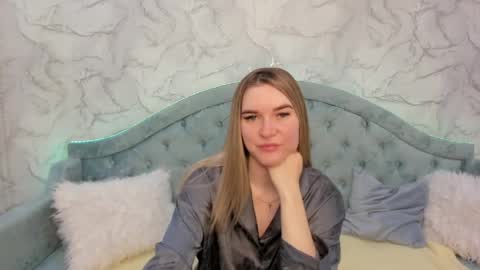 gwensmitt online show from May 27, 2026, 12:29 am