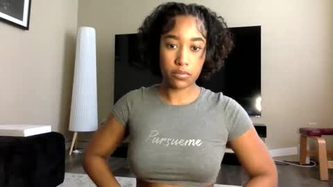 gyalxoxo online show from February 26, 2026, 4:06 pm