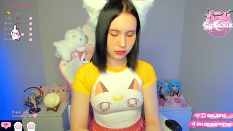 Snapshot of gylaxie chatting on December 3, 2024, 8:38 am online show from December 3, 2024, 8:38 am