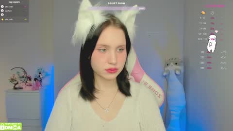 Snapshot of gylaxie chatting on February 4, 2025, 9:17 am online show from February 4, 2025, 9:17 am