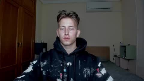 Oliver online show from March 11, 2025, 9:37 pm