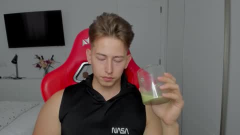 Oliver online show from October 11, 2025, 2:26 pm