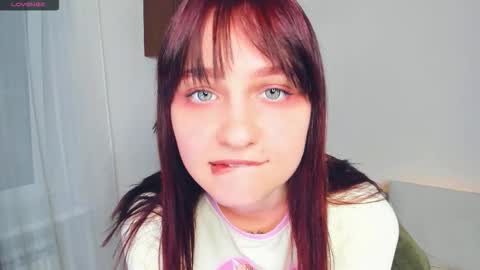 Kelly  Lilly online show from November 30, 2025, 6:23 pm