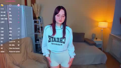 Kelly  Lilly online show from March 13, 2026, 7:20 pm