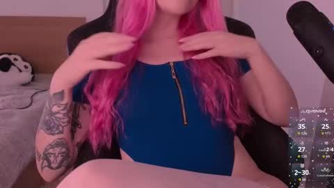 Lana online show from February 8, 2026, 8:01 pm