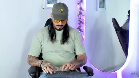 hache222 online show from February 18, 2025, 10:36 pm