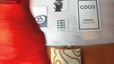 hada_magica online show from April 17, 2026, 7:06 pm