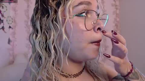 Haely online show from April 19, 2026, 8:33 pm