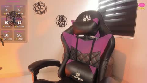 Hailee online show from March 17, 2026, 3:48 pm