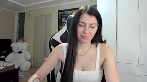 Snapshot of hailey_beauty chatting on October 13, 2025, 7:36 pm Sk     pe     Anya388109 online show from October 13, 2025, 7:36 pm