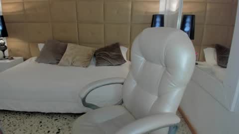 Snapshot of hailey_florez chatting on February 13, 2025, 6:27 pm hailey online show from February 13, 2025, 6:27 pm