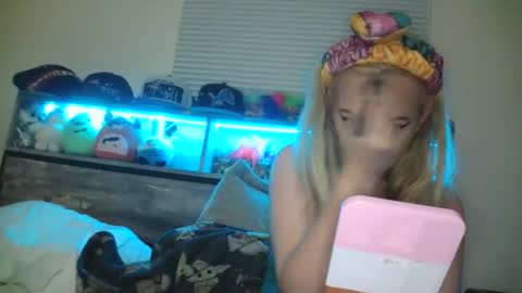 Hailey and d online show from October 31, 2025, 12:33 am