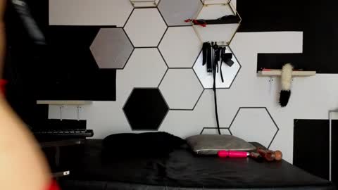 haileycat_ online show from February 14, 2025, 4:15 am