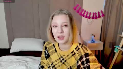 Hailey online show from February 19, 2025, 2:01 am