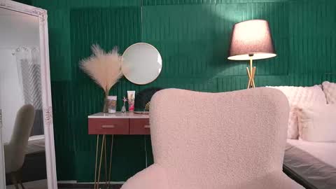 Hailey online show from November 28, 2025, 4:26 am