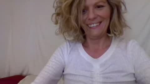 Snapshot of haileys123 chatting on December 3, 2024, 3:52 am Hailey online show from December 3, 2024, 3:52 am