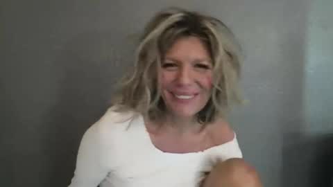 Hailey online show from April 19, 2026, 6:10 pm