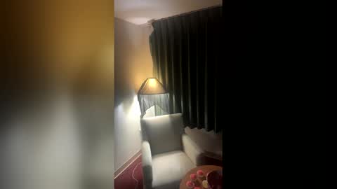 haileysmith87 online show from April 21, 2026, 7:47 am