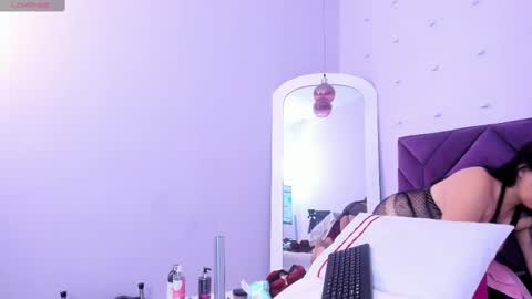 haileystonei online show from February 9, 2025, 11:47 am