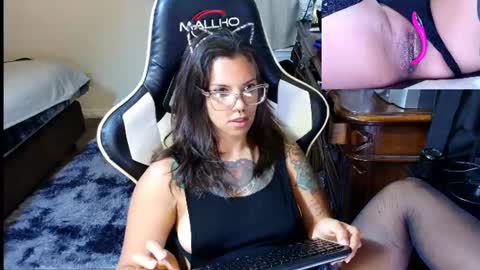 Snapshot of hailwilds chatting on July 20, 2026, 5:37 pm HailWilds online show from July 20, 2026, 5:37 pm