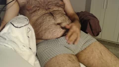 hairy_boy29 online show from September 20, 2025, 10:33 pm