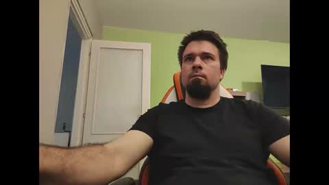 hairy_guy007 online show from February 6, 2025, 10:15 am