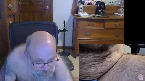 HairyDaddyBear69 online show from September 18, 2025, 10:23 pm