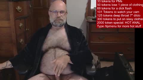 Snapshot of hairydaddybear69 chatting on June 27, 2026, 11:15 am HairyDaddyBear69 online show from June 27, 2026, 11:15 am