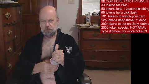 Snapshot of hairydaddybear69 chatting on July 2, 2026, 11:27 am HairyDaddyBear69 online show from July 2, 2026, 11:27 am