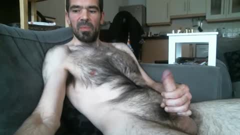 hairydude2015 online show from October 14, 2025, 2:18 pm