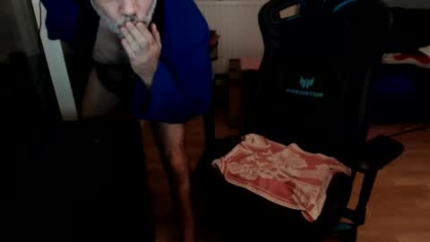 Snapshot of hairyman54 chatting on September 17, 2025, 1:51 am hairyman54 online show from September 17, 2025, 1:51 am