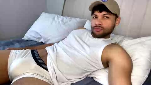 Independent       model  online show from February 24, 2025, 3:53 pm