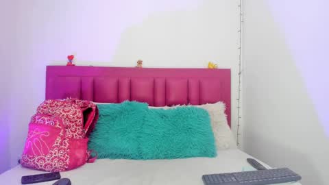 Mely online show from January 9, 2025, 2:01 am