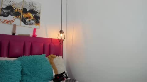 Mely online show from March 5, 2025, 10:54 pm