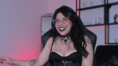 halley_ravenn online show from May 11, 2026, 9:12 pm