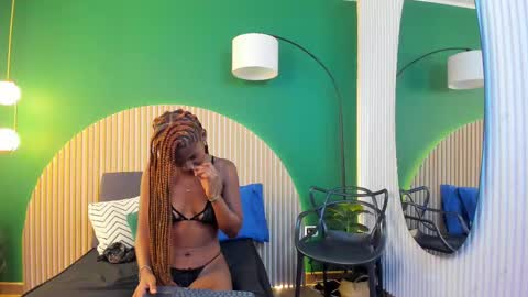 Snapshot of halleylorens chatting on September 13, 2025, 6:18 pm Halley Lorens online show from September 13, 2025, 6:18 pm