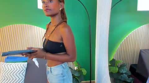 Snapshot of halleylorens chatting on September 27, 2025, 7:13 am Halley Lorens online show from September 27, 2025, 7:13 am