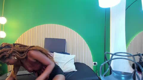 Snapshot of halleylorens chatting on December 2, 2025, 7:20 pm Halley Lorens online show from December 2, 2025, 7:20 pm