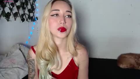 Snapshot of hallie_cam2 chatting on September 24, 2025, 9:51 pm HALLIE online show from September 24, 2025, 9:51 pm