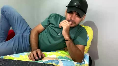 hamiltong12 online show from November 30, 2025, 7:51 pm